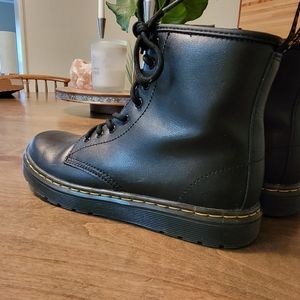 Dr Marten youth softy leather boot with side zipper for easy on/off!